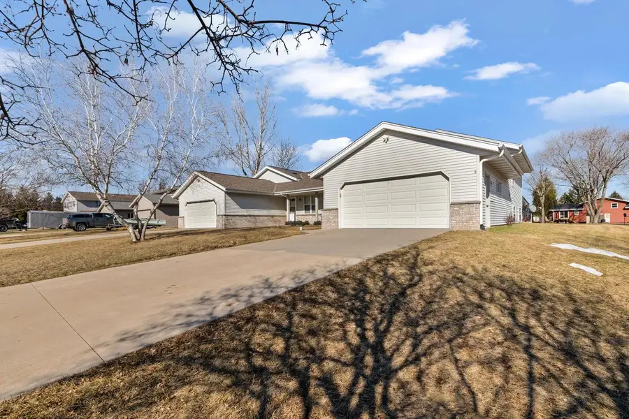 6814 Diane DRIVE, West Bend, WI 53090 - #3