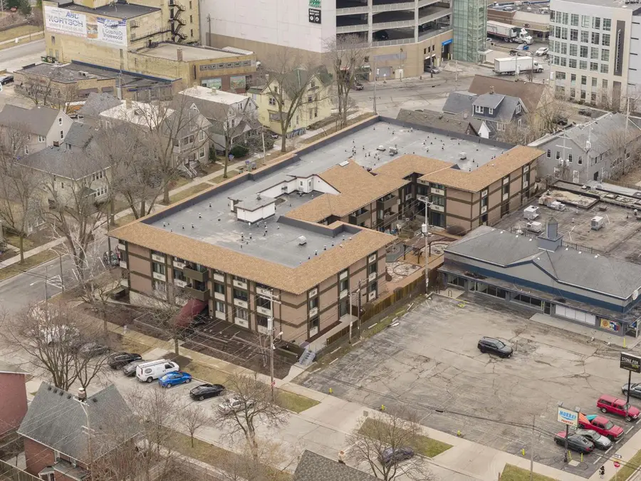 2025 E Greenwich AVENUE #201, Milwaukee, WI 53211 - #2