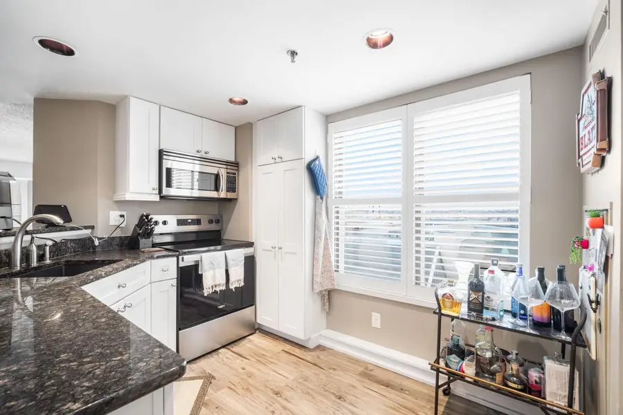 270 E Highland AVENUE #841, Milwaukee, WI 53202 - #3