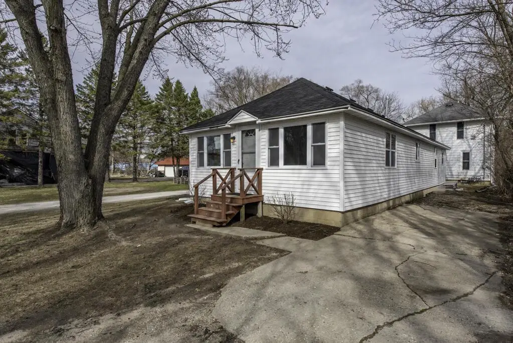 606 S Cogswell DRIVE, Silver Lake, WI 53170 - #1