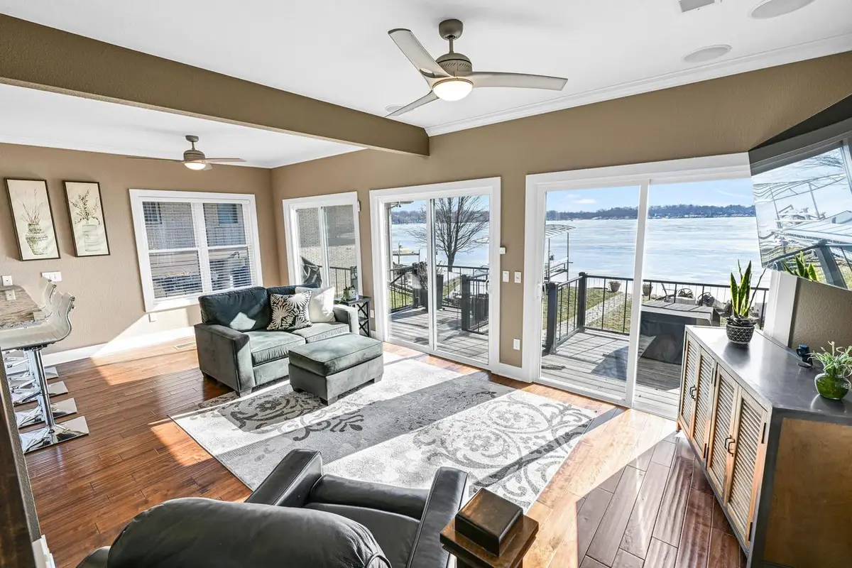 616 Kopmeier DRIVE, Pewaukee, WI 53072 - #1