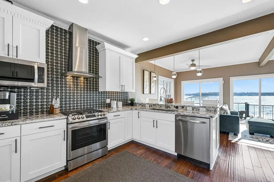 616 Kopmeier DRIVE, Pewaukee, WI 53072 - #2