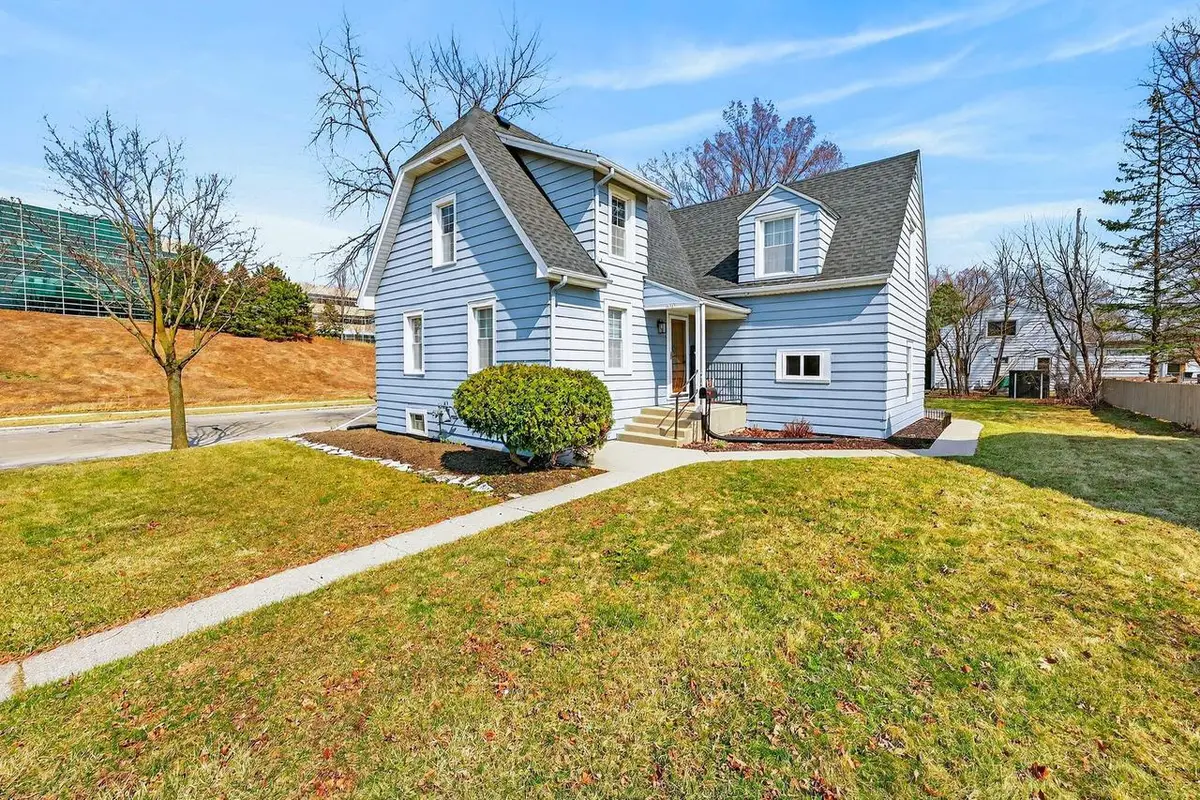 656 N 99th STREET, Wauwatosa, WI 53226 - #1