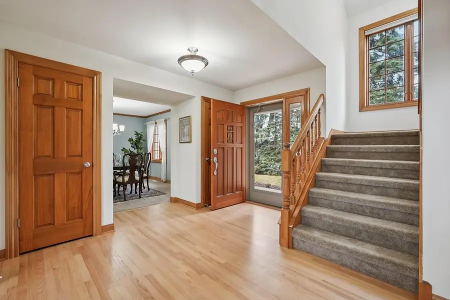 2527 W Goldcrest AVENUE, Milwaukee, WI 53221 - #3