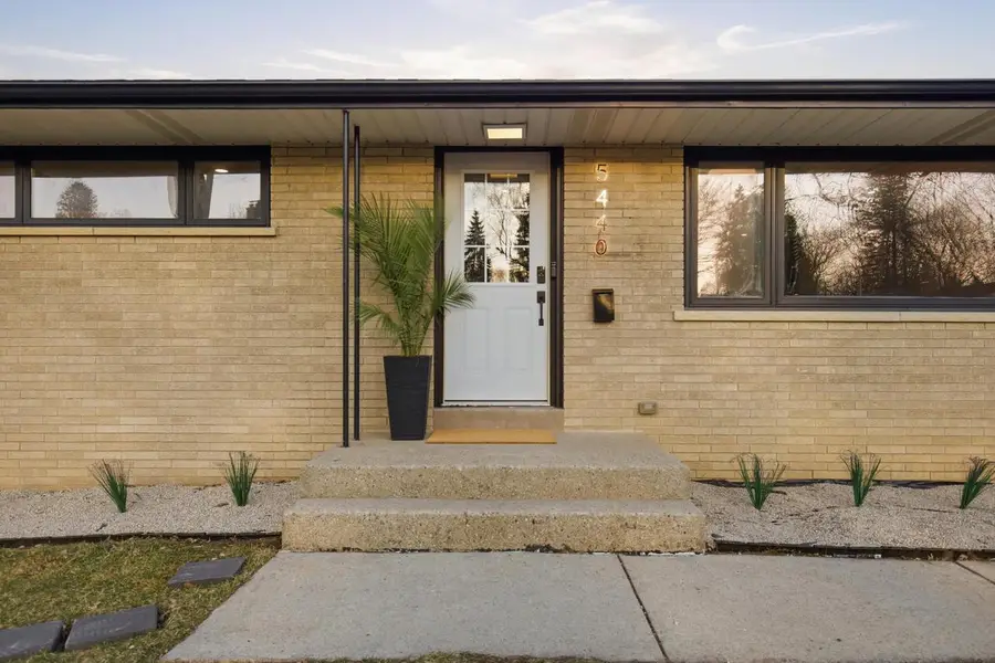 5440 N Navajo AVENUE, Milwaukee, WI 53217 - #2