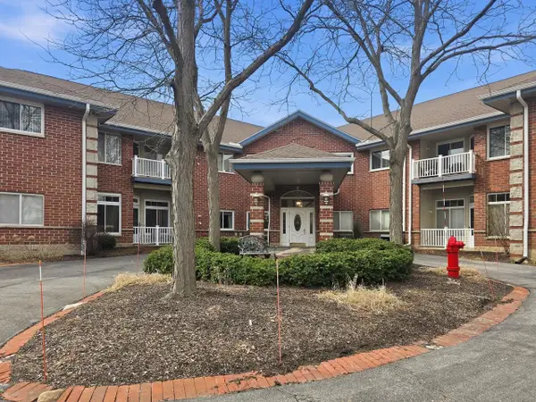 18125 W Wisconsin AVENUE #203, Brookfield, WI 53045