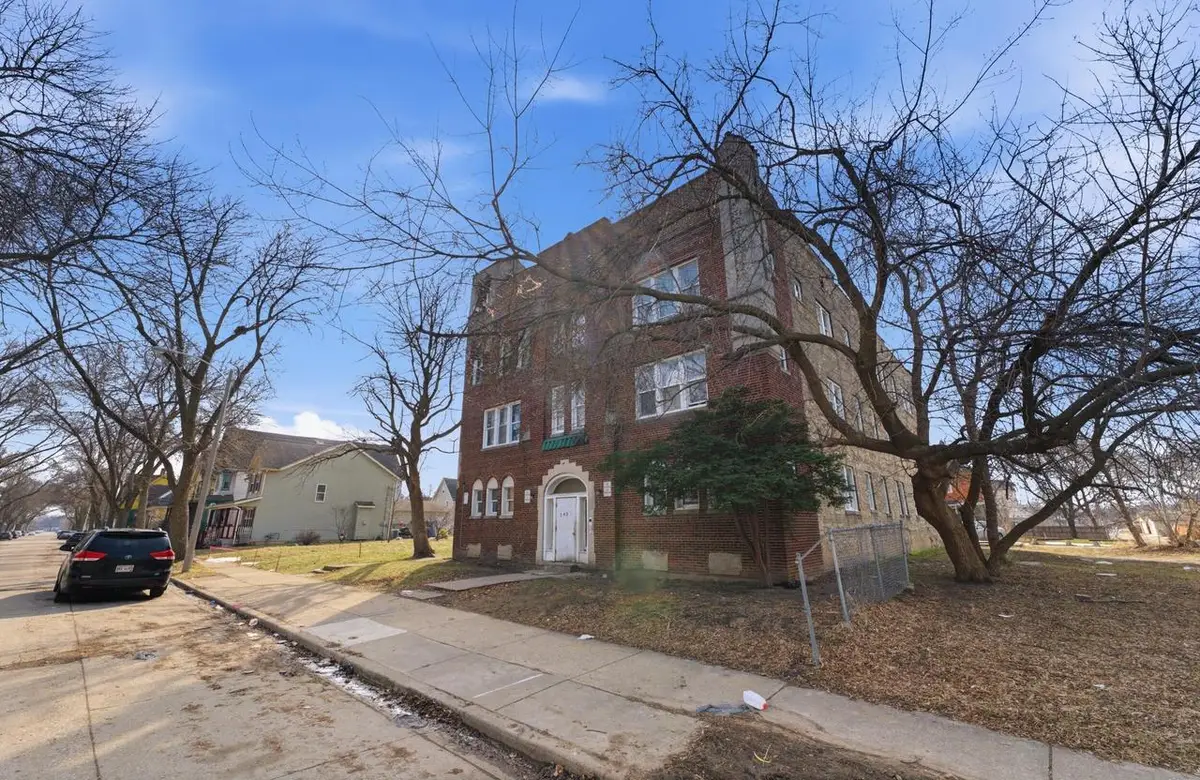 2453 N 17th STREET, Milwaukee, WI 53206 - #1