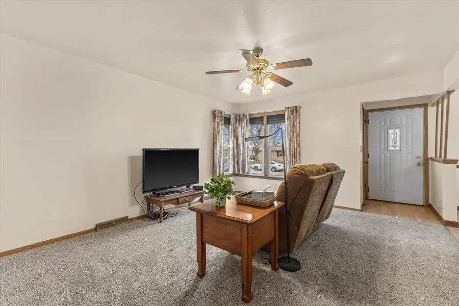 1511 W Klein AVENUE, Milwaukee, WI 53221 - #3