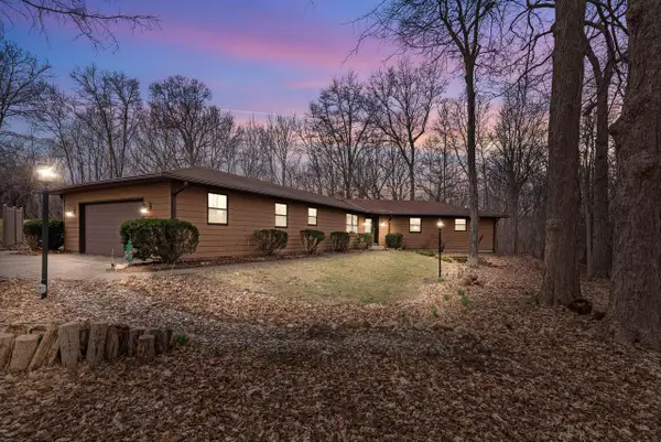 W275S4411 Green Country ROAD, Waukesha, WI 53189