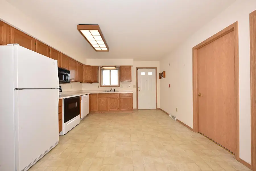 638 Beaus Bay #1, Slinger, WI 53086 - #3