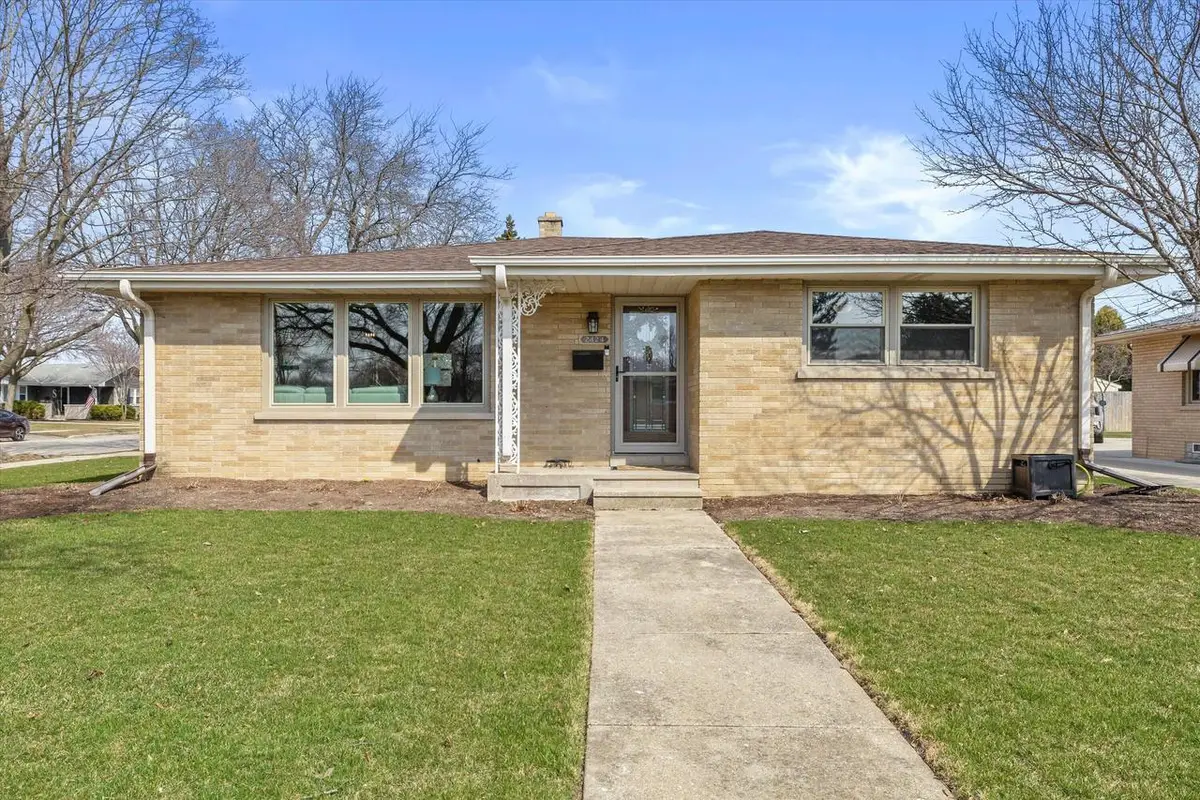 2424 24th STREET, Kenosha, WI 53140 - #1