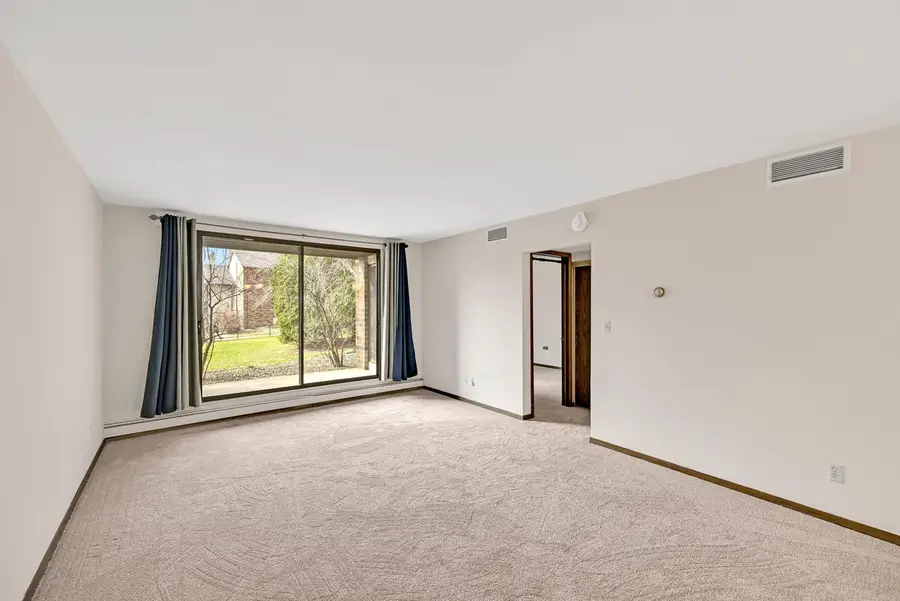 2200 W Good Hope ROAD #117, Glendale, WI 53209 - #2