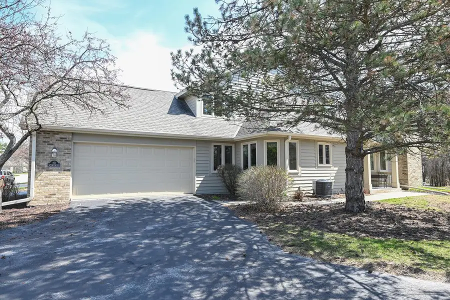 N21W24093 Dorchester DRIVE #16D, Pewaukee, WI 53072 - #2