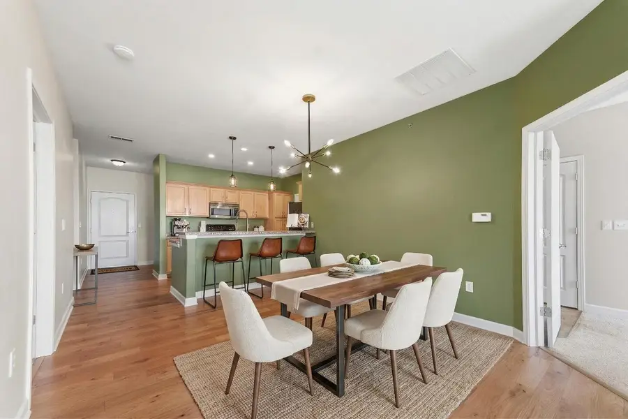 1619 N Farwell AVENUE #206, Milwaukee, WI 53202 - #3