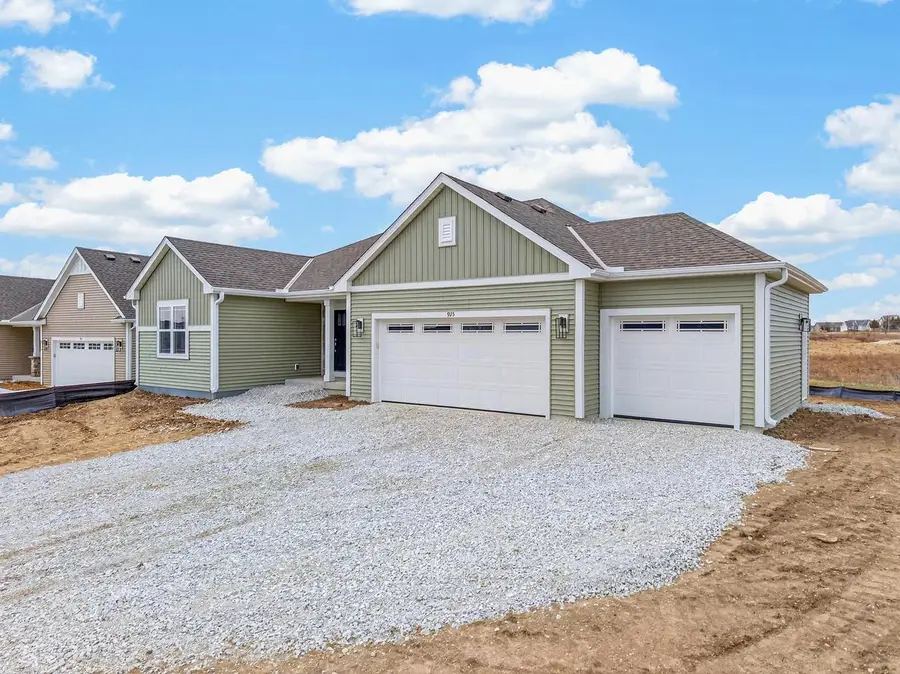 925 Cardinal LANE, Mukwonago, WI 53149 - #2