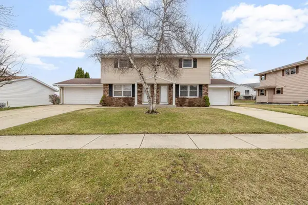 2421 Deerfield DRIVE, West Bend, WI 53090