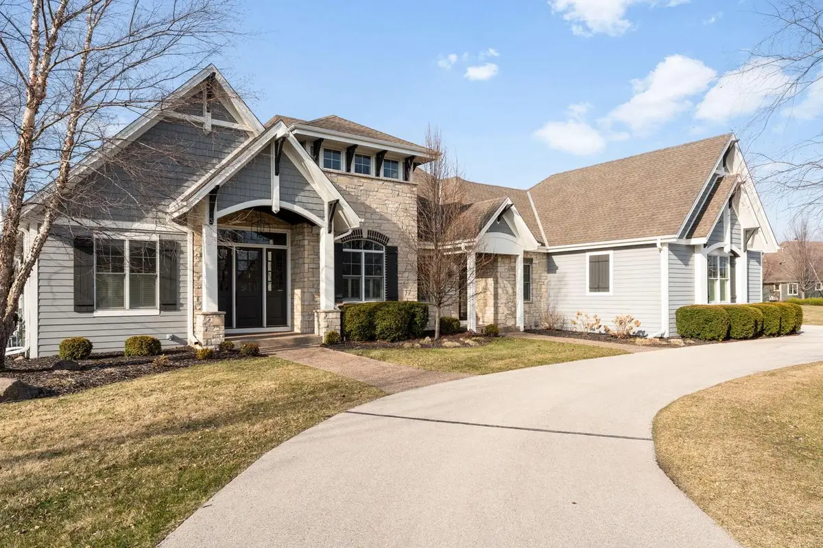 N39W23612 Grey Fox COURT, Pewaukee, WI 53072 - #1