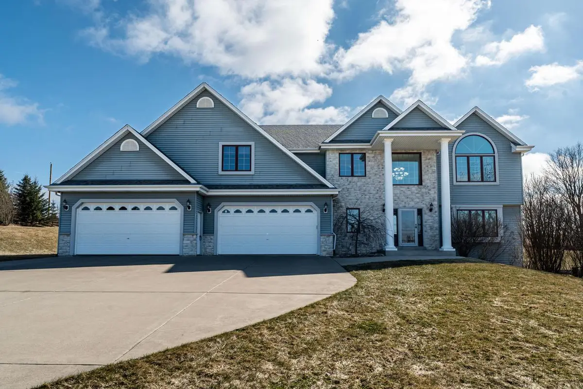 5290 Fawn TRAIL, Hartford, WI 53027 - #1