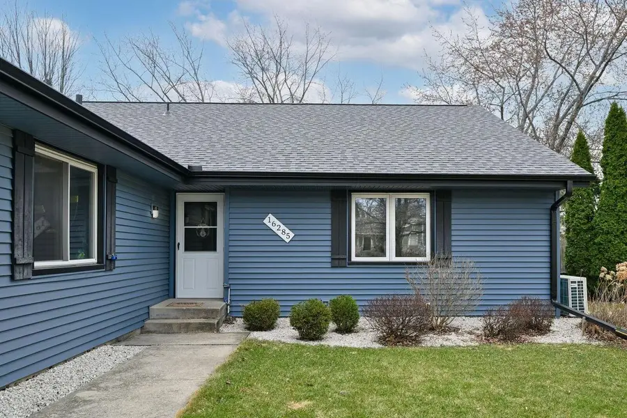 16285 W Mayflower DRIVE, New Berlin, WI 53151 - #3