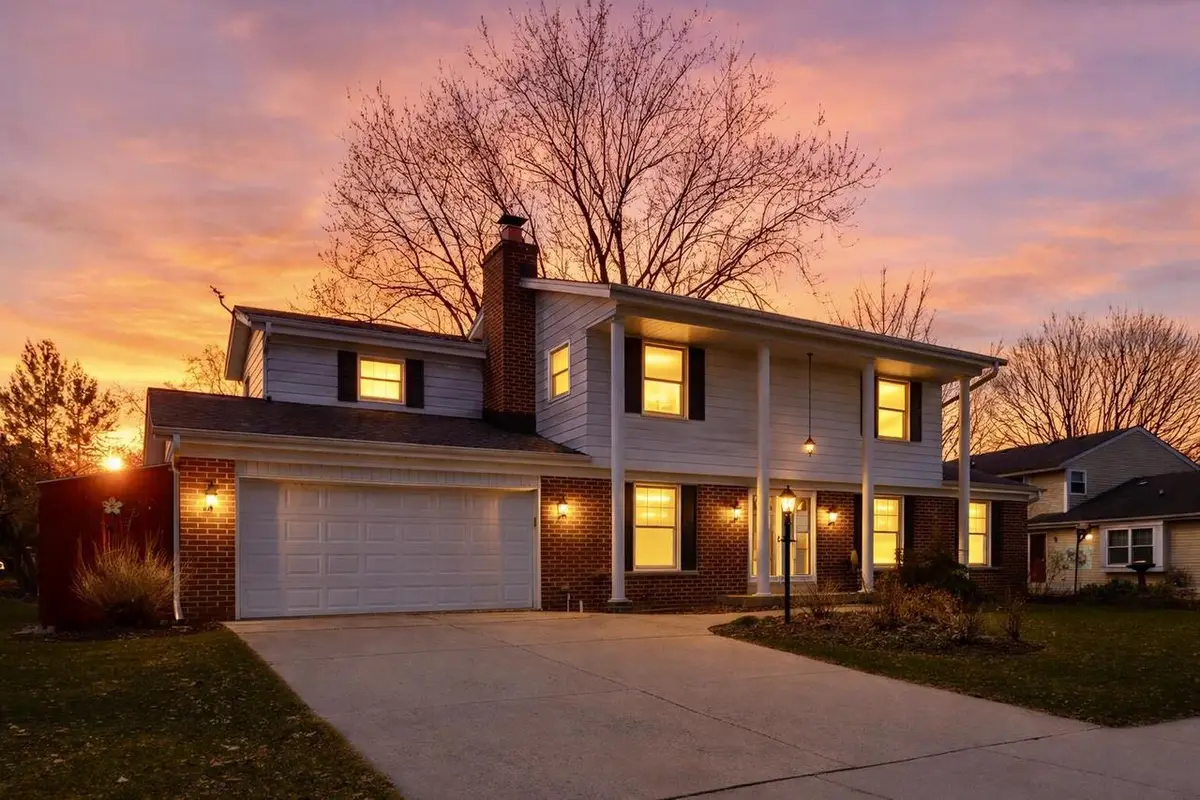 416 S Comanche LANE, Waukesha, WI 53188 - #1