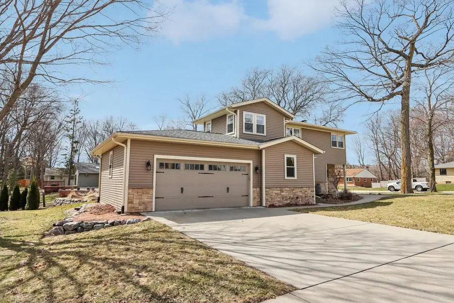 155 Concord LANE, West Bend, WI 53095 - #2