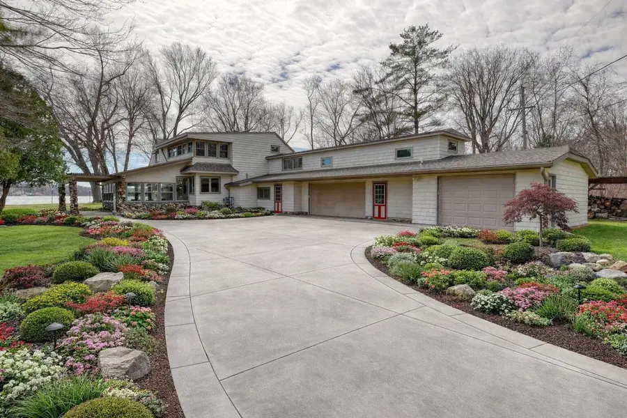 37909 Valley ROAD, Summit, WI 53066 - #2