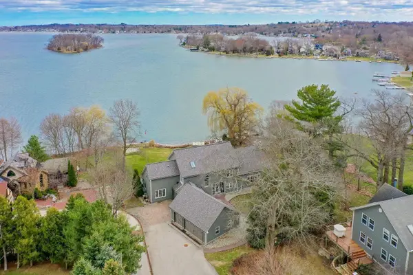 W277N3016 Rocky Point ROAD, Pewaukee, WI 53072