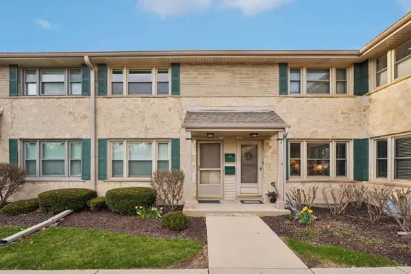 4858 N Shoreland AVENUE, Whitefish Bay, WI 53217