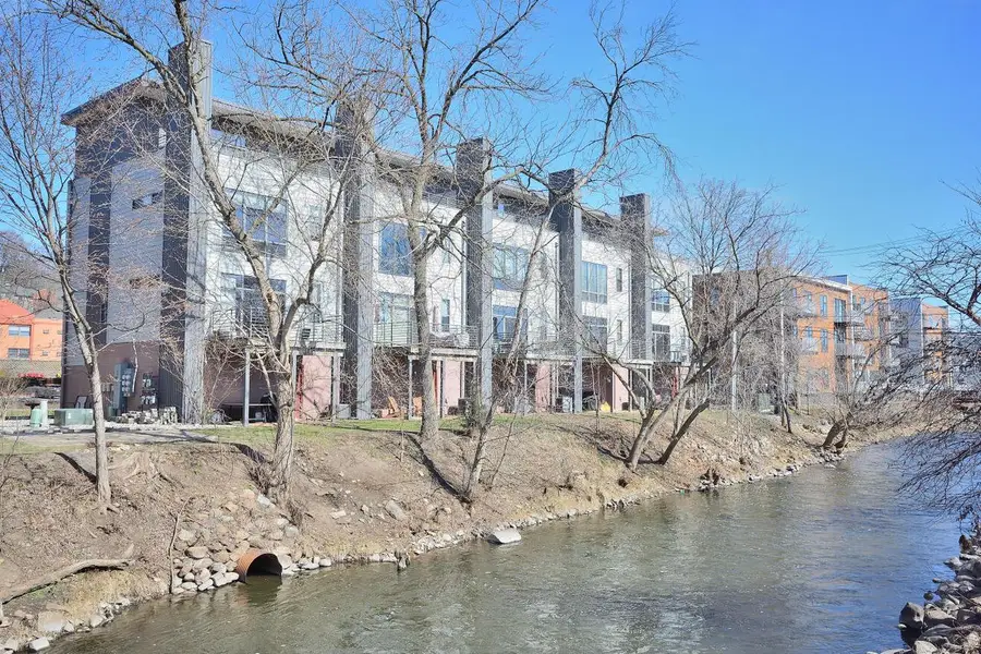 305 Mill Reserve DRIVE, Waukesha, WI 53188 - #2