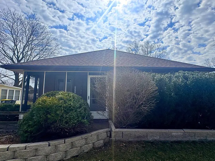 733 N Glenn DRIVE, Waukesha, WI 53188 - #2