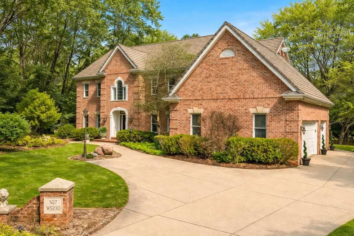 N27W5230 Hamilton ROAD, Cedarburg, WI 53012 - #1