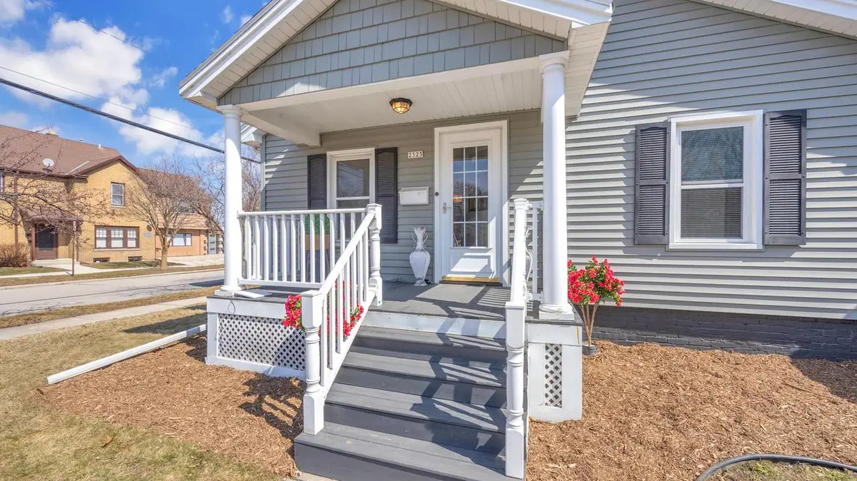 2325 N 8 STREET, Sheboygan, WI 53083 - #1
