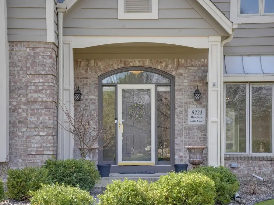 9223 W Wyndham Hills COURT, Franklin, WI 53132 - #3