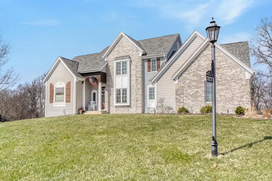 317 River Bluff CIRCLE, Oconomowoc, WI 53066 - #2