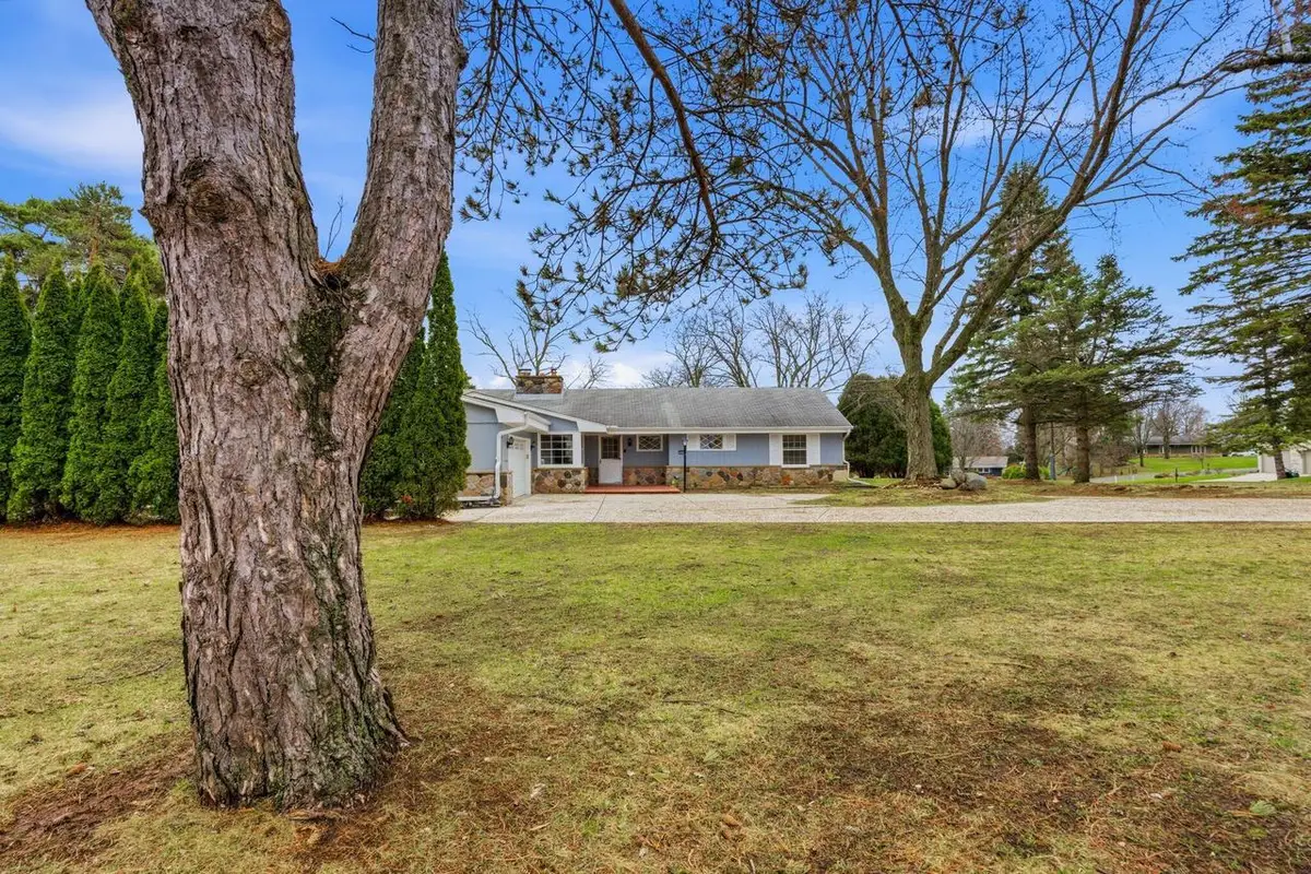 18635 Benington DRIVE, Brookfield, WI 53045 - #1