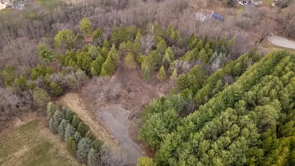 N62W28522 RYBECK ROAD, Hartland, WI 53029