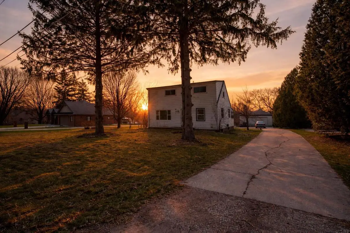 5439 Egofske ROAD, New Berlin, WI 53146 - #1