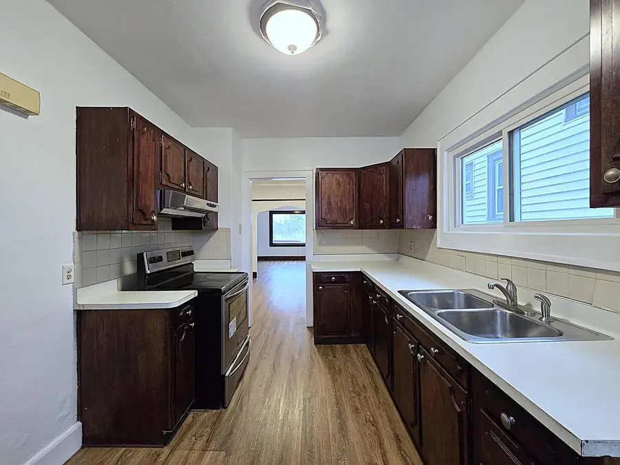 5207 S Lake DRIVE, Cudahy, WI 53110 - #3