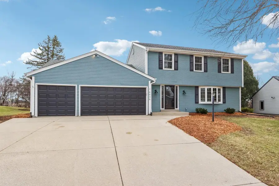 9936 N Concord DRIVE, Mequon, WI 53097 - #2