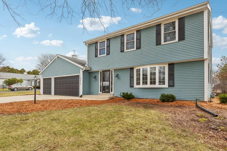 9936 N Concord DRIVE, Mequon, WI 53097 - #3