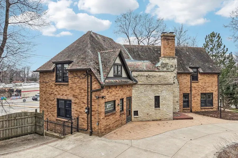 1618 Mountain AVENUE, Wauwatosa, WI 53213 - #2