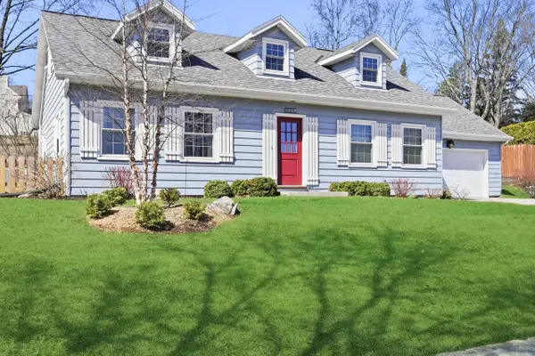 1028 S 7th AVENUE, West Bend, WI 53095