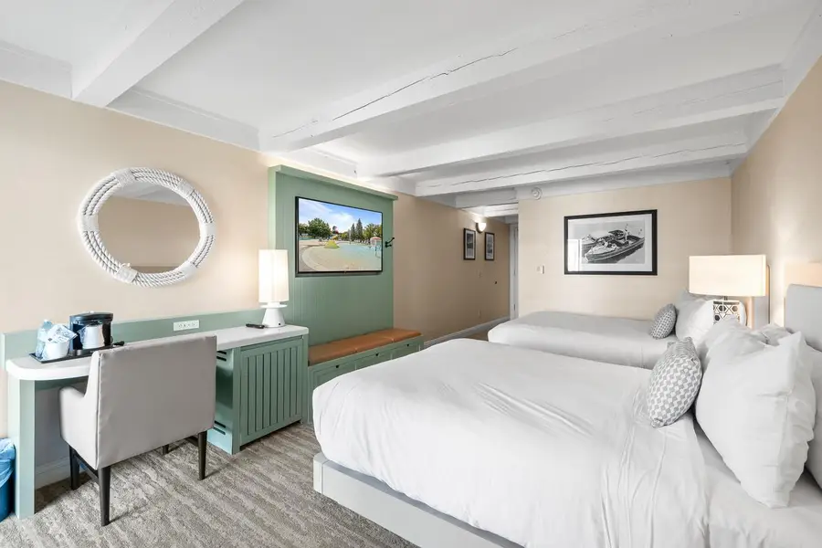 269 Fontana BOULEVARD #1719, Fontana, WI 53125 - #3