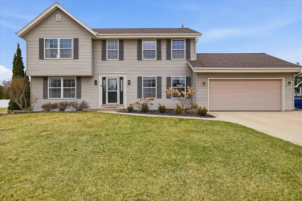 116 N Weiss WAY, Saukville, WI 53080
