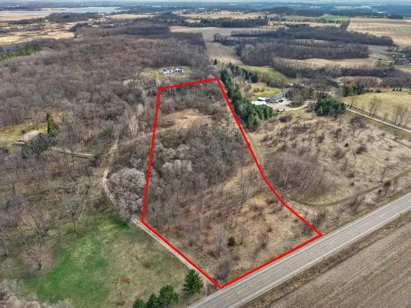 5341 NORTHWEST HIGHWAY, Waterford, WI 53185