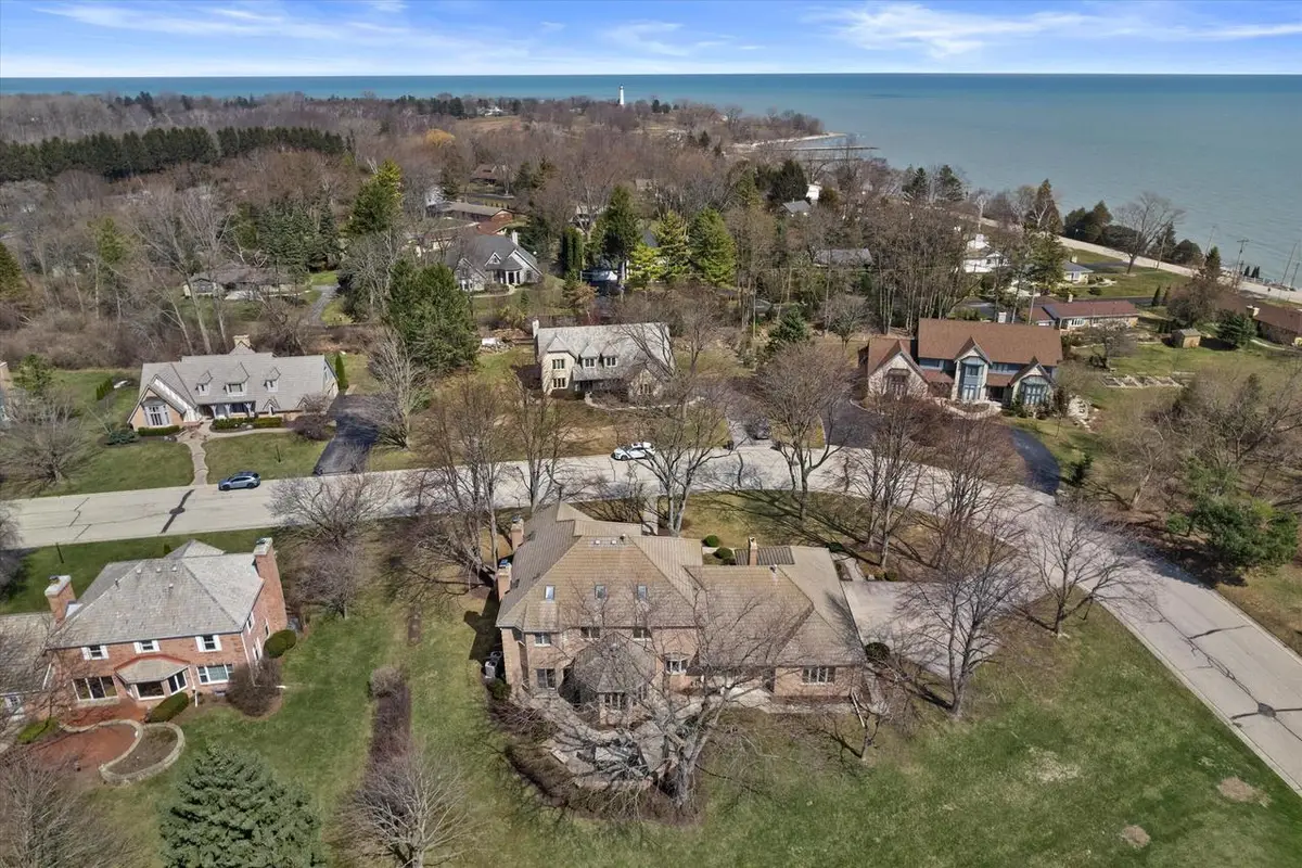 130 Lamplighter LANE, Wind Point, WI 53402 - #1