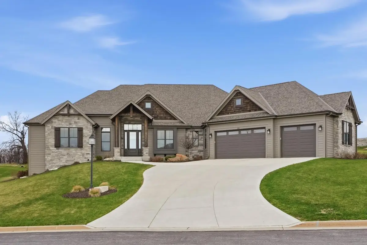 1636 Upland COURT, Hartland, WI 53029 - #1