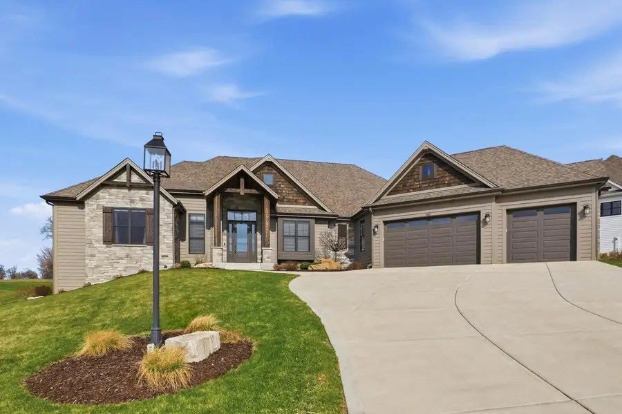 1636 Upland COURT, Hartland, WI 53029 - #2