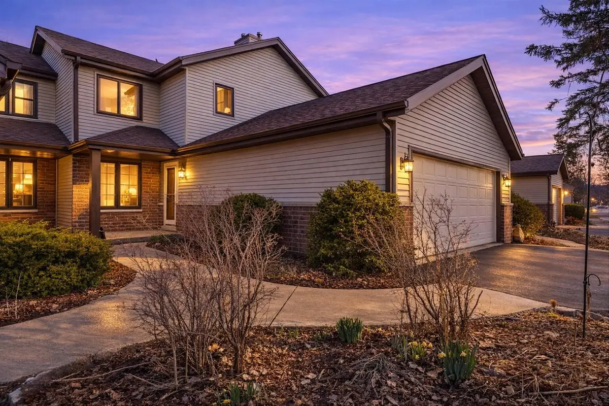 8107 S Legend DRIVE, Franklin, WI 53132 - #1