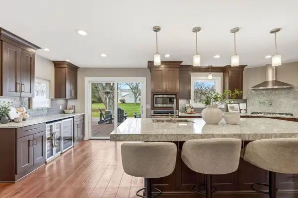 18760 Yorkshire LANE, Brookfield, WI 53045